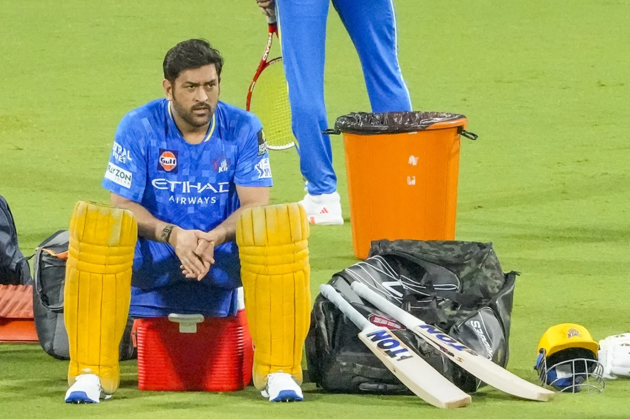 MS Dhoni Knee Pain injury will he play IPL 2026 for CSK