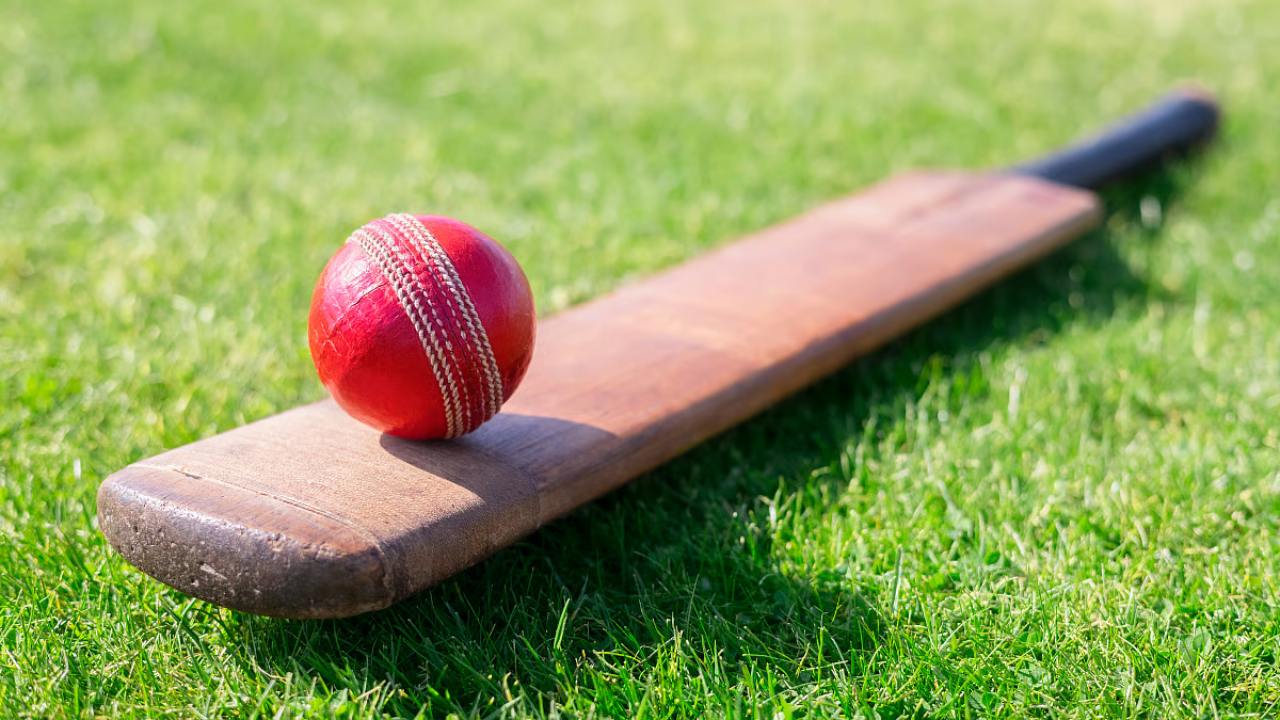 Former cricketer wife dies