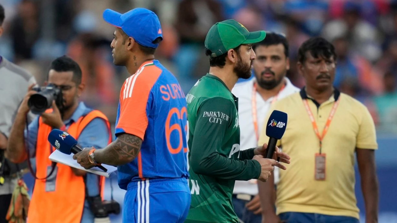 Asia Cup 2025: Handshake Controversy