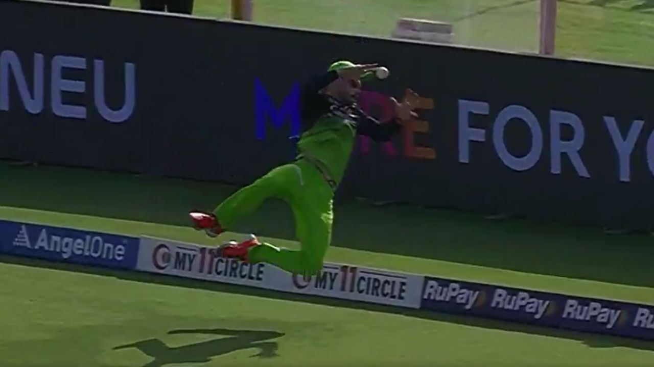 RCB S Philip Salt 2 