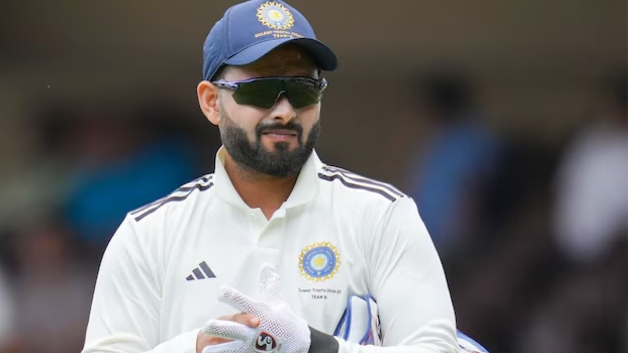 Rishabh Pant Stump Mic 