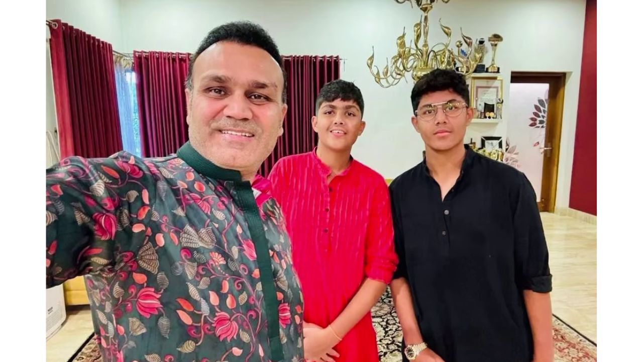 Virender Sehwag Both Sons in DPL 2025 Auction Vedant went unsold Central Delhi Kings joined Aaryavir