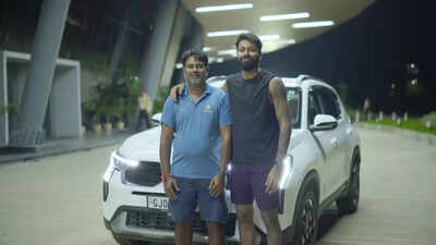 Teacher S Day Hardik Pandya And Childhood Coach Jitendra Singh