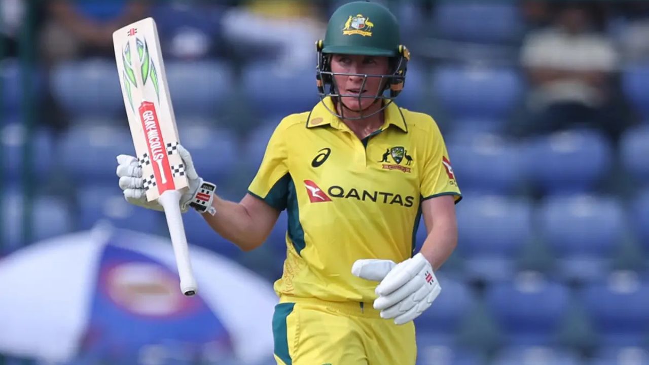 Beth Mooney hit hundred in INDW vs AUSW 3rd ODI