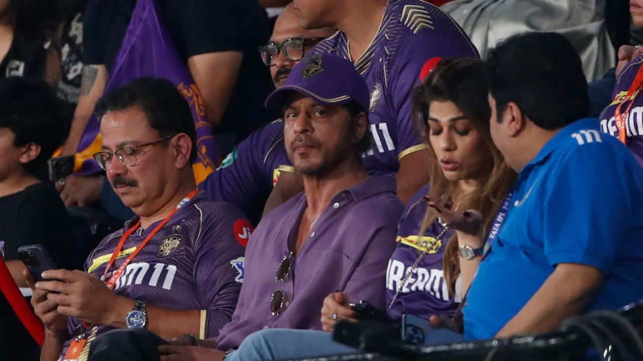 Shah Rukh Khan and who other stakeholders of KKR