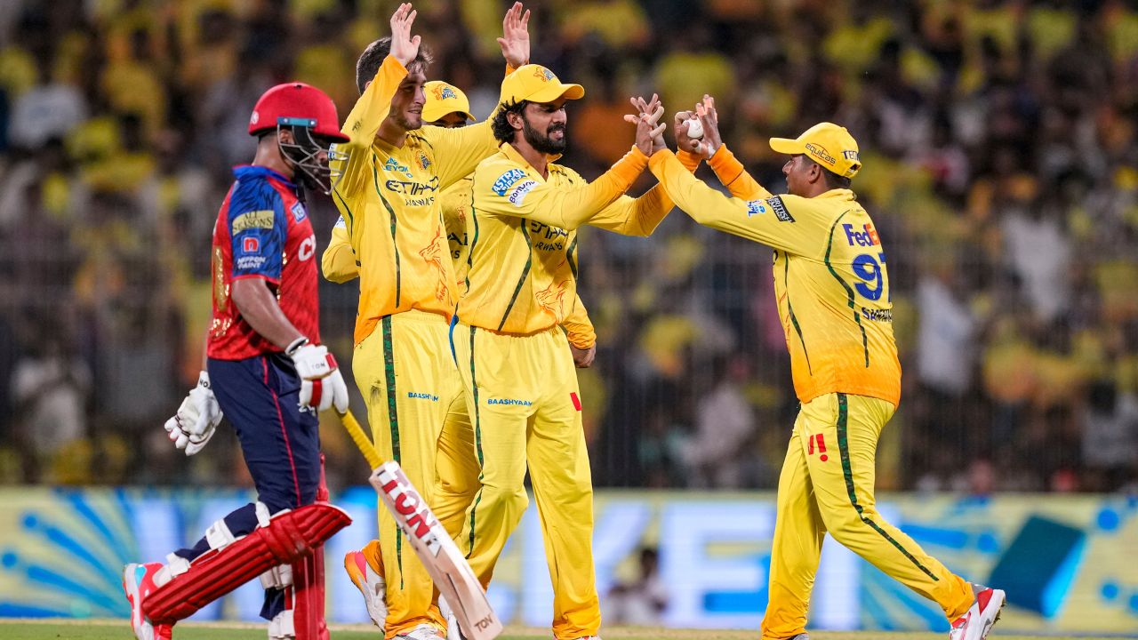 Prabhsimran singh run out by Noor Ahmed Sarfaraz Khan and CSK Captain Ruturaj Gaikwad