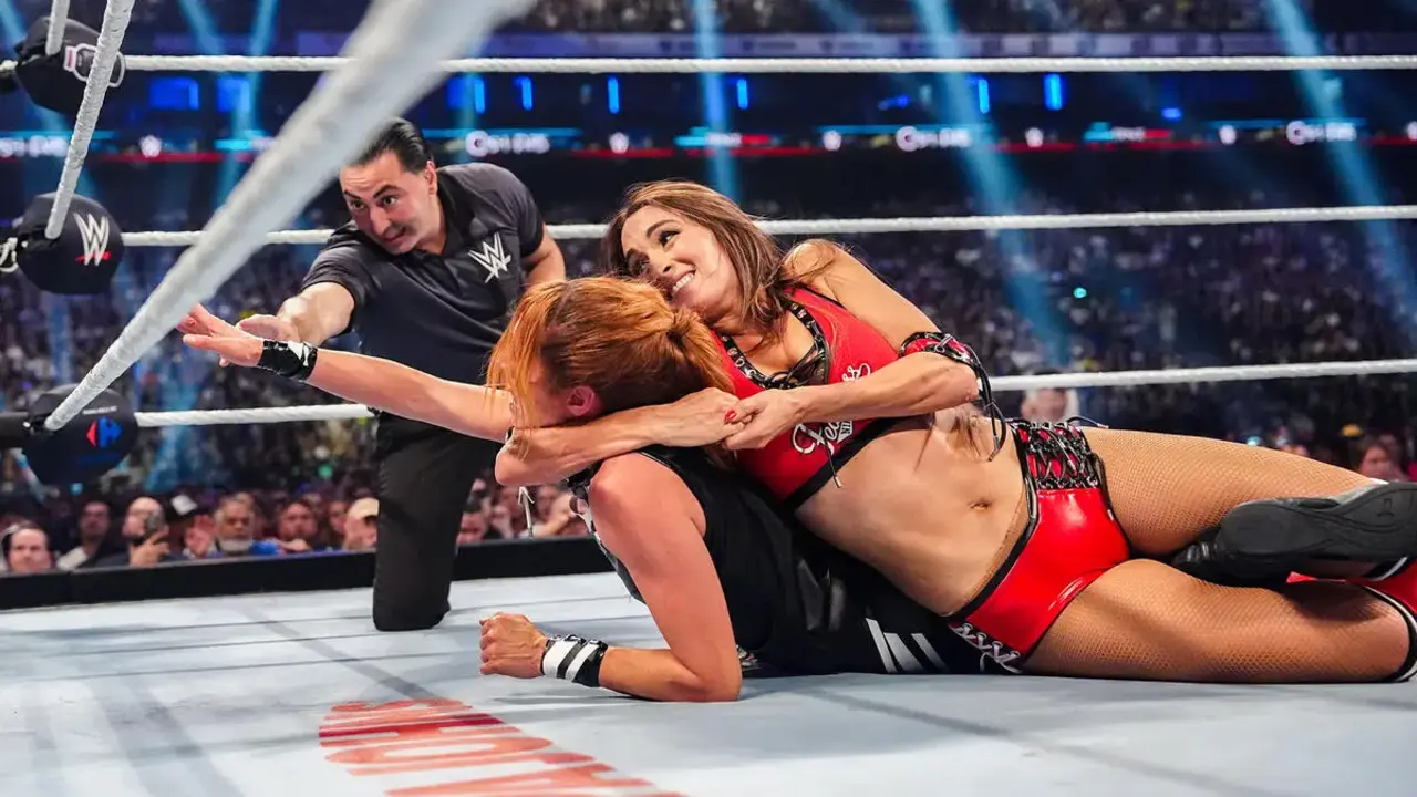 Nikki Bella Becky Lynch