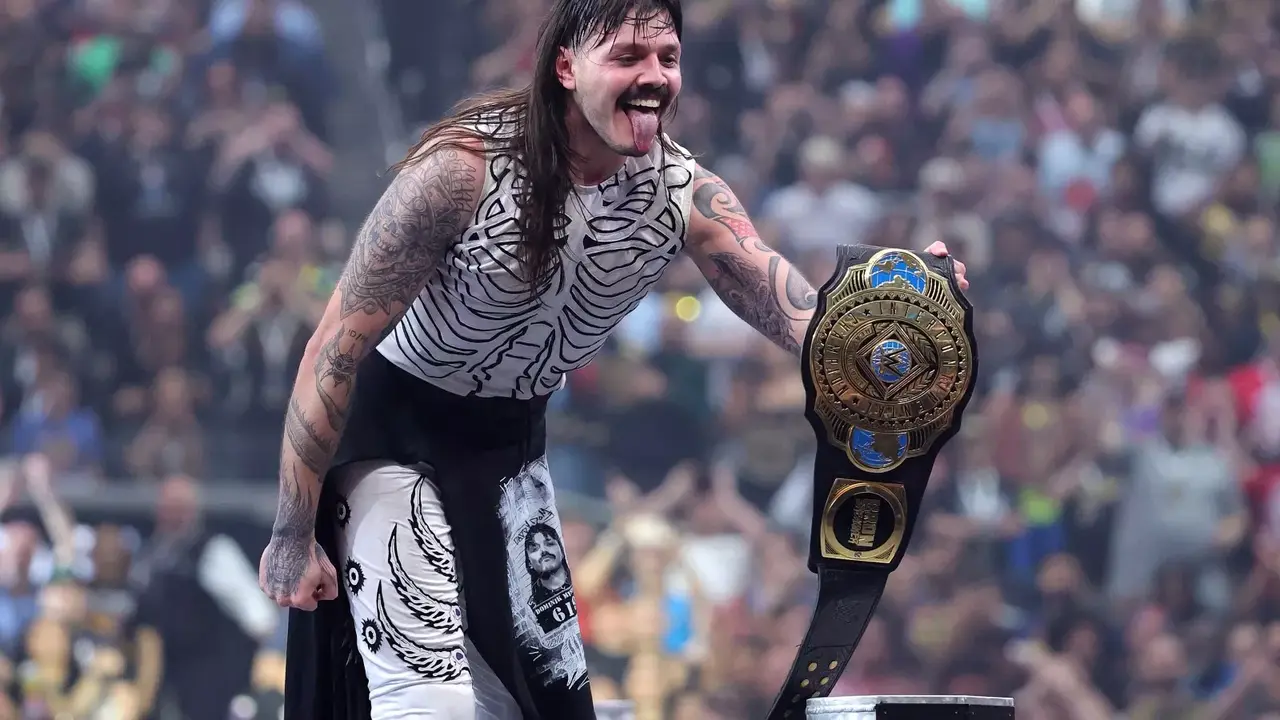 Dominik Mysterio Age Height Weight Net Worth Father Mother Sister Wife Girlfriend Hairstyle Tattoos And More 1