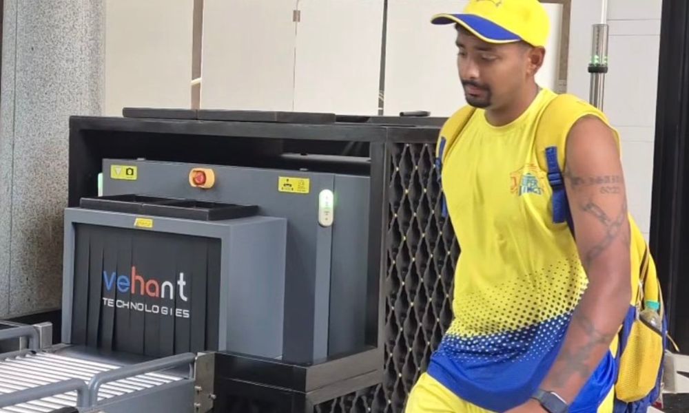 Macneil Noronha (Image Source: X/CricBhakt7380) Karnataka allrounder Macneil Noronha has been spotted traveling with CSK Squad