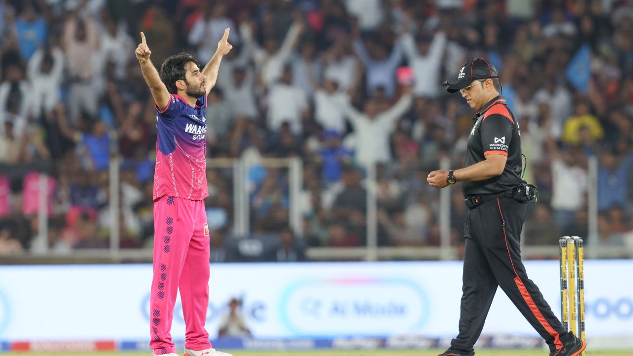 Ravi Bishnoi gets his third wicket