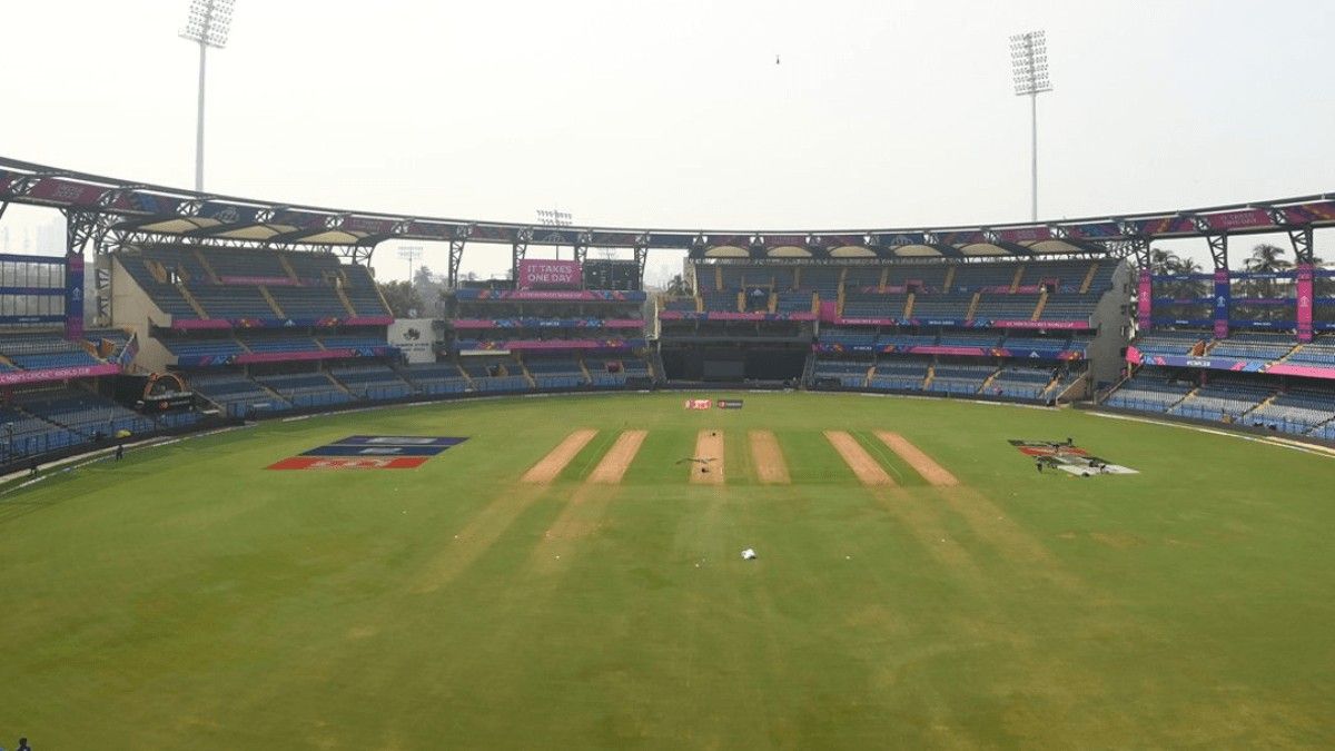MI vs KKR pitch report